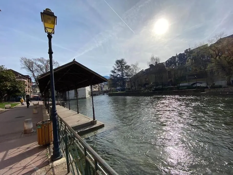 Quai Des Cordeliers, Balcon Et Vieille Ville Annecy Appartement